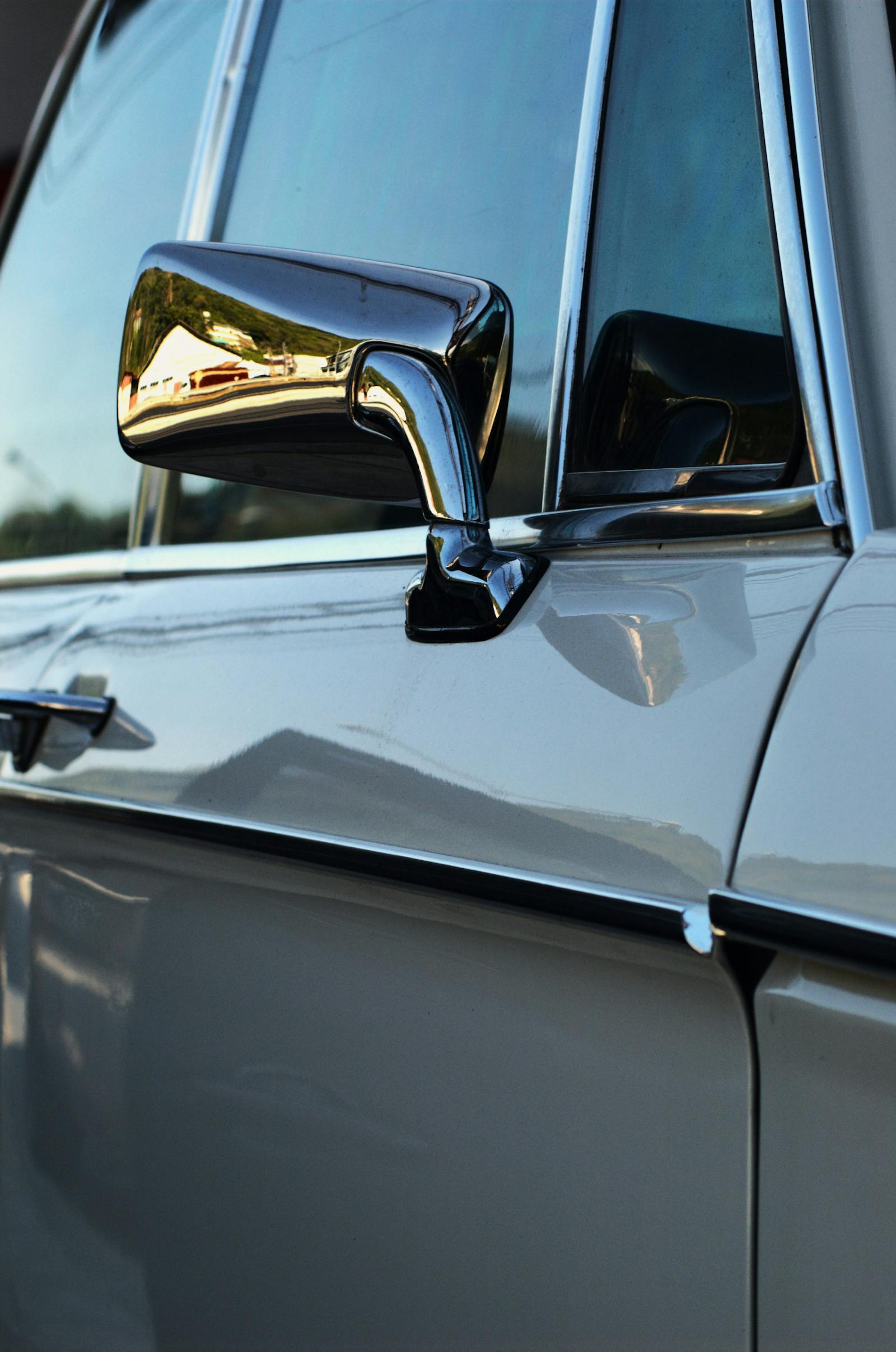 Clip on wing mirror glass ready for installation
