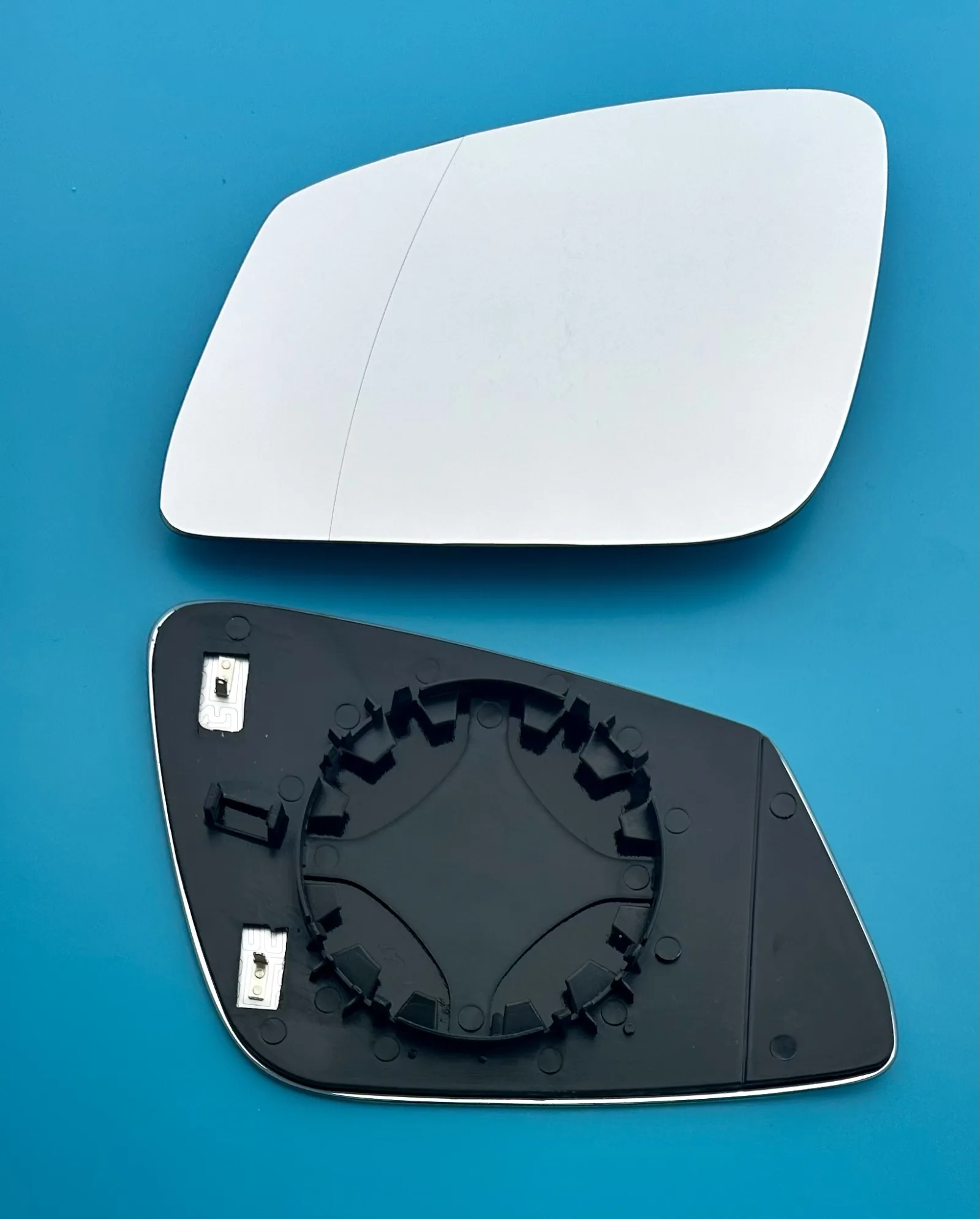 Clip on Wing Mirror Glass — Left Passenger Side