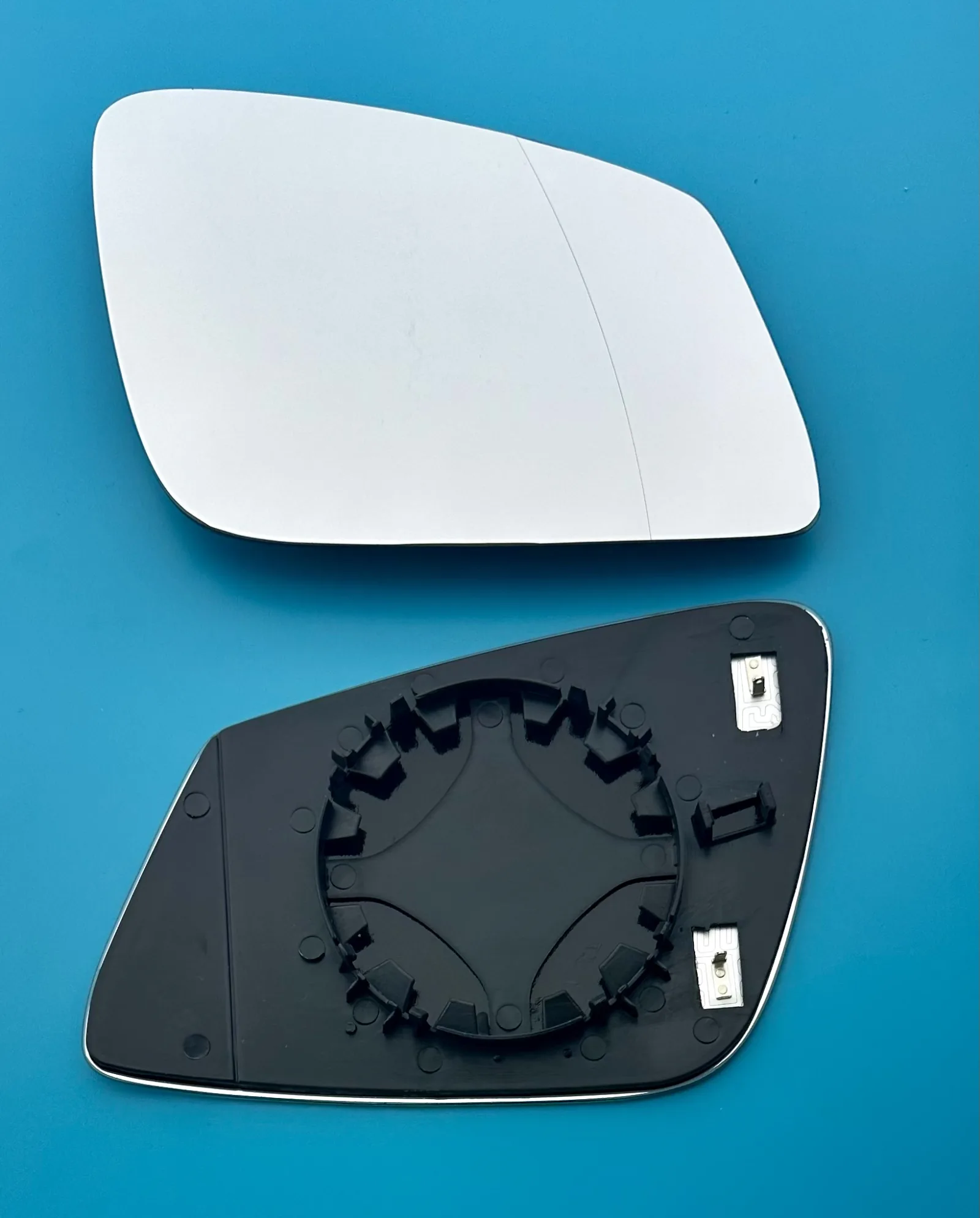 Clip on Wing Mirror Glass — Right Driver Side